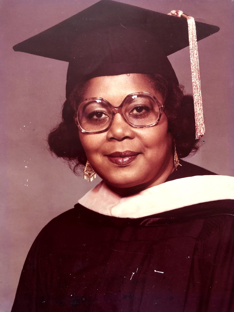 Dr. Selina  Campbell